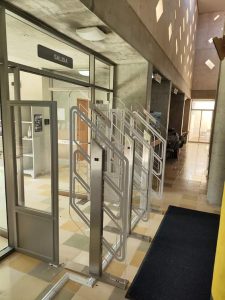 Sistema de Seguridad para Biblioteca Sistema de Seguridad Híbrido